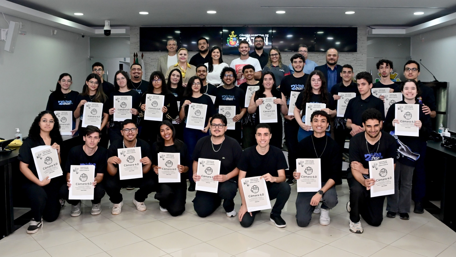 ALUNOS DA FATEC SÃO HOMENAGEADOS PELA CÂMARA DE TATUÍ