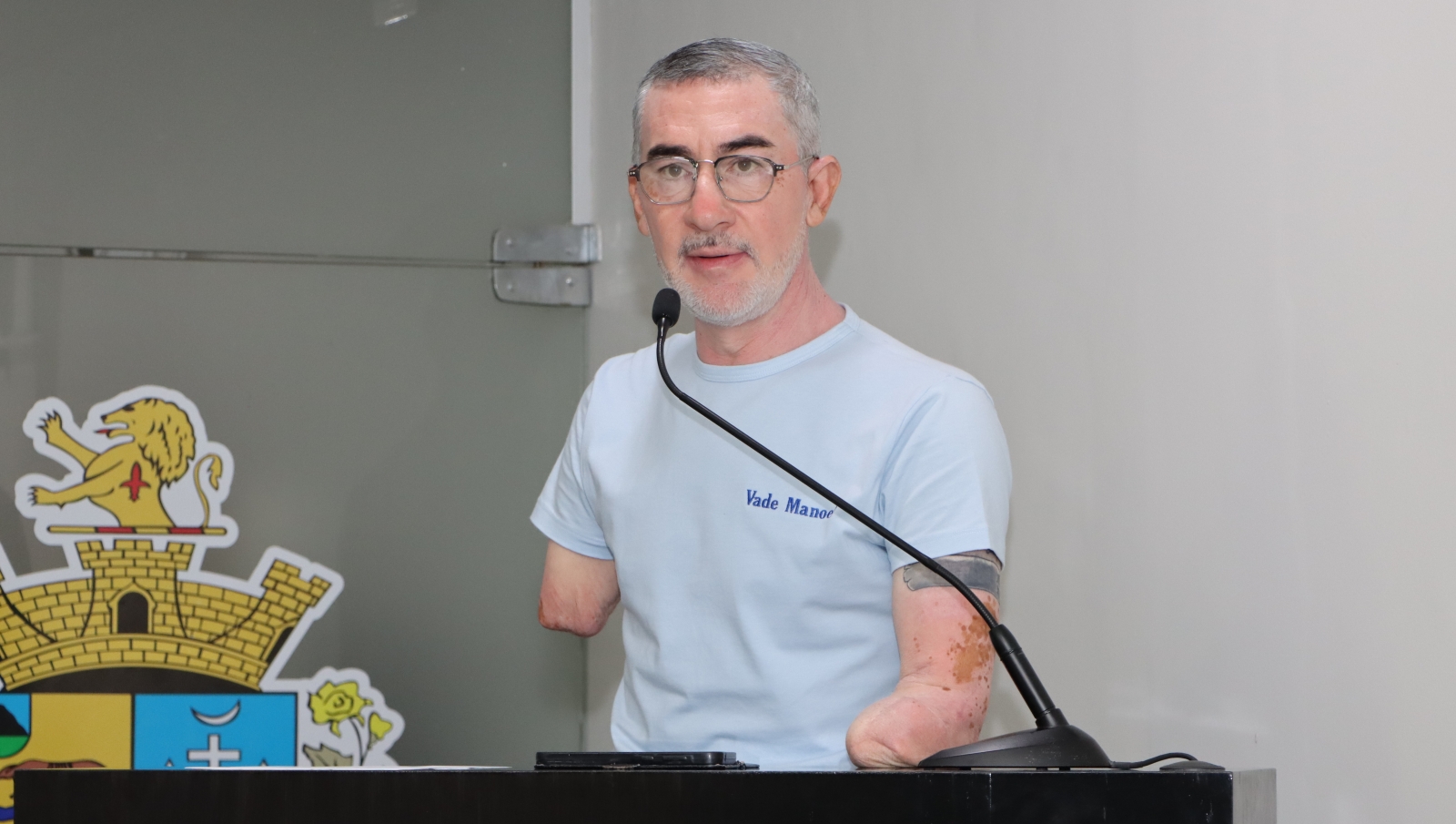 VADE MANOEL SOLICITA CONSERTO DO VAZAMENTO NA RUA JOSÉ BONIFÁCIO