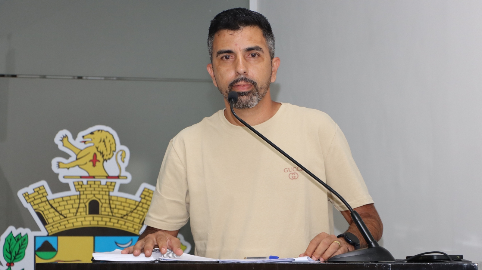 RICARDO TREVISANO REBATE REQUERIMENTOS SOBRE A ÁREA DA SAÚDE E O JARDIM GRAMADO