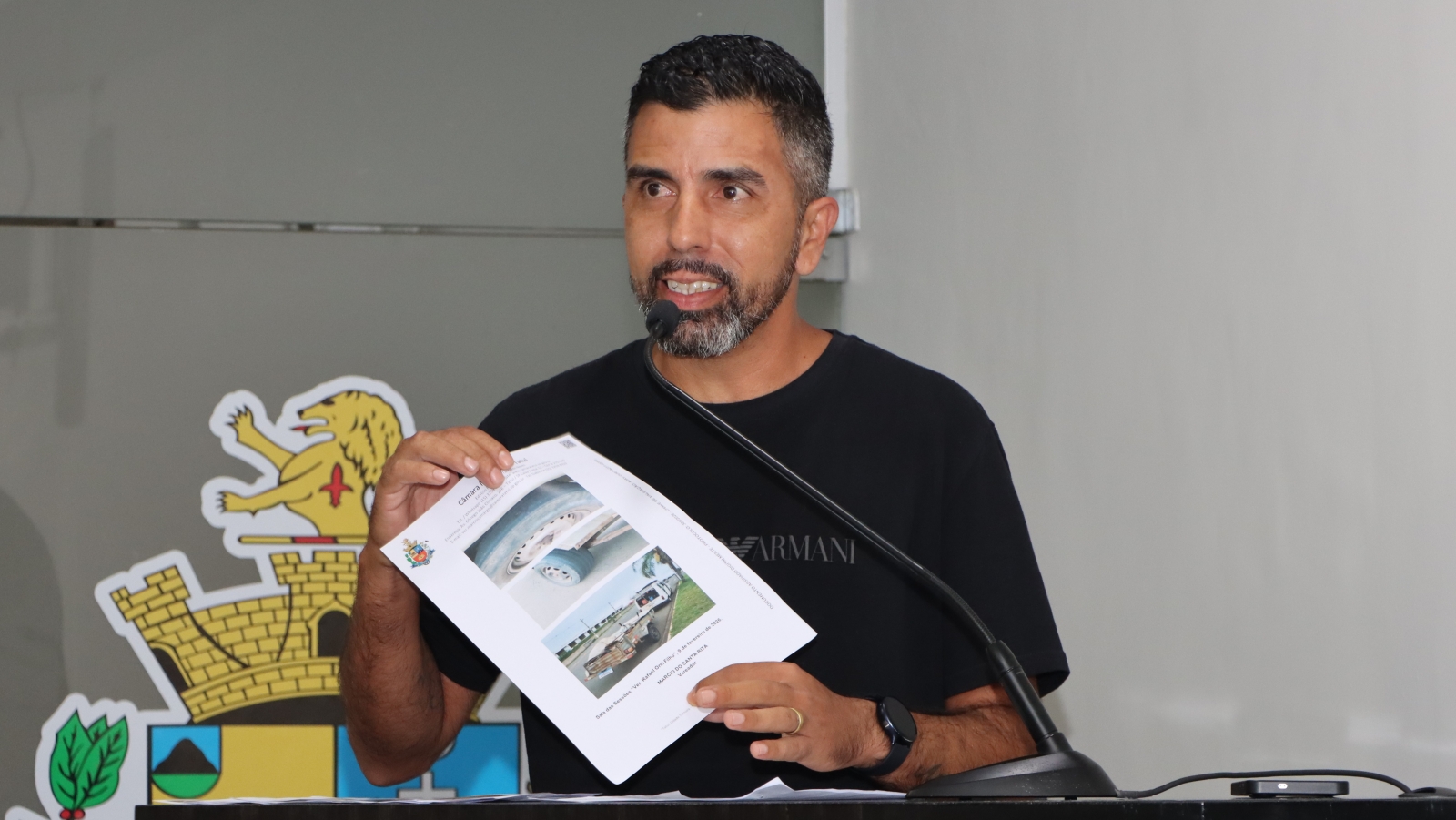 RICARDO TREVISANO REBATE REQUERIMENTO REFERENTE A VEÍCULO PARA TRANSPORTE DE SERVIDORES PÚBLICOS 