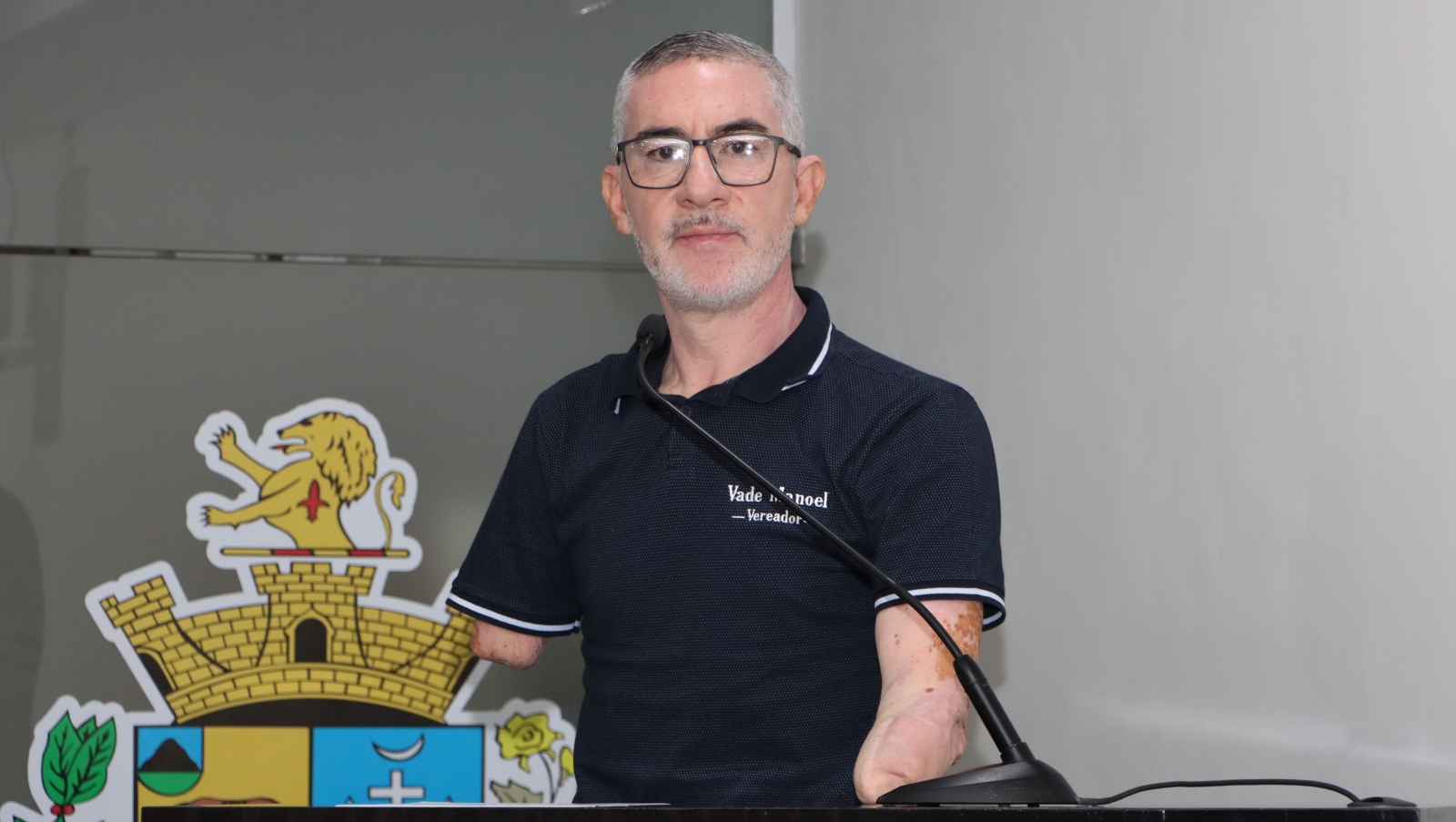 VADE MANOEL PLEITEIA MELHORIAS DE ACESSIBILIDADE NO CORETO DA PRAÇA DA MATRIZ 