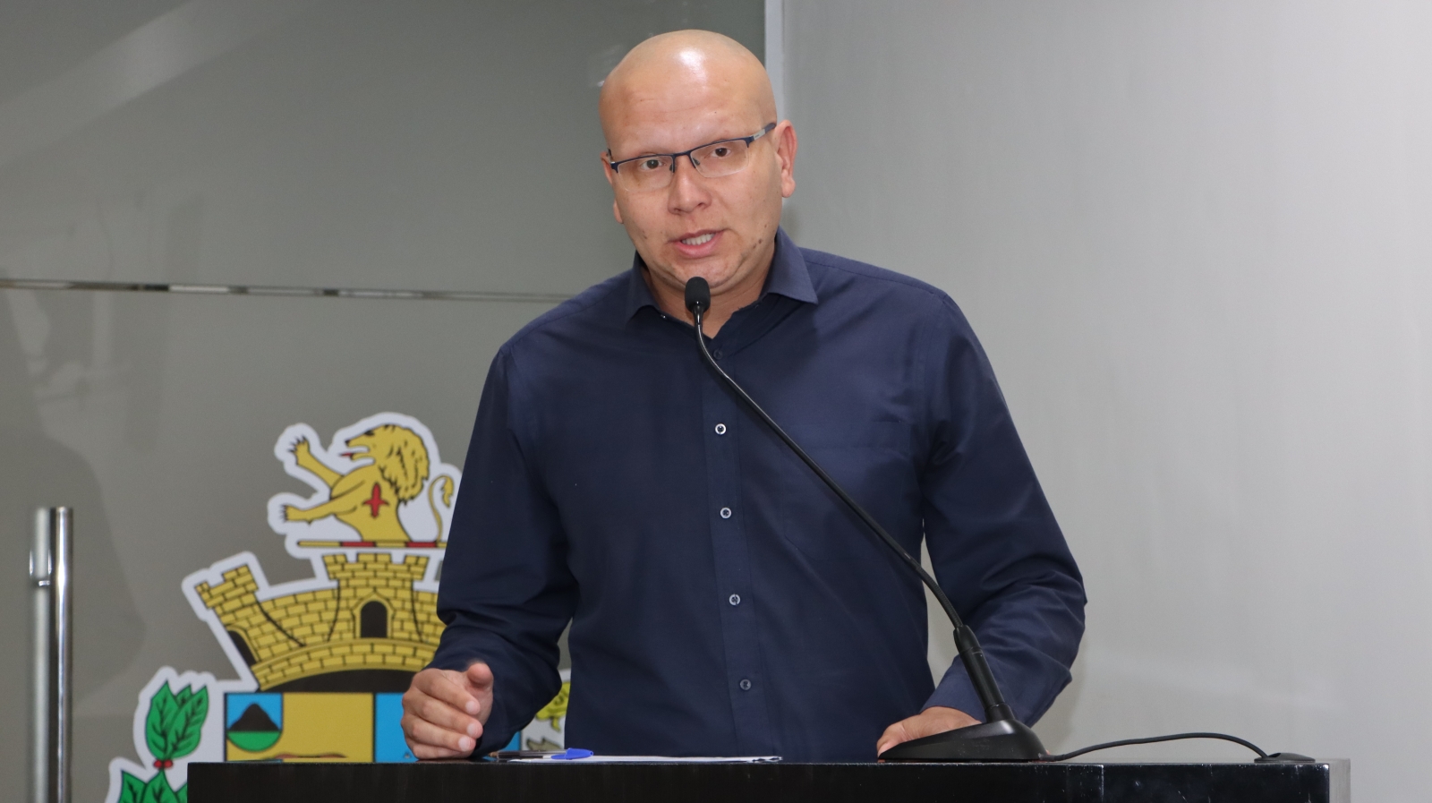 JOÃO ÉDER COMENTA SOBRE O FORNECIMENTO DE LANCHE A PACIENTES QUE UTILIZAM A FROTA MUNICIPAL