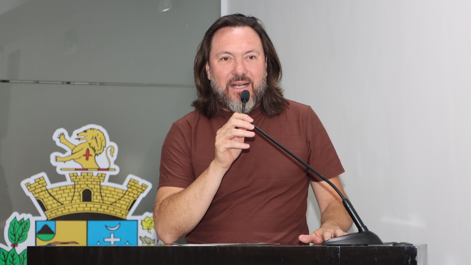 MAURÍCIO COUTO APRESENTA REQUERIMENTOS SOBRE SAÚDE, SEGURANÇA, ILUMINAÇÃO E MANUTENÇÃO URBANA