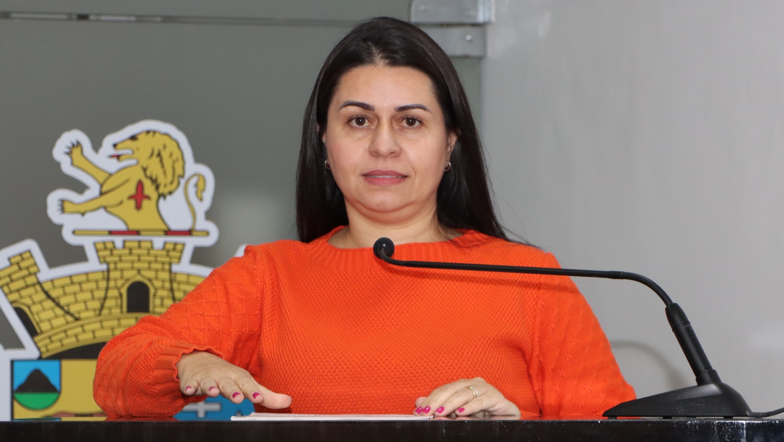 GABRIELA XAVIER SOLICITA INFORMAÇÕES SOBRE ESPERA PARA EXAMES DE MAMOGRAFIA