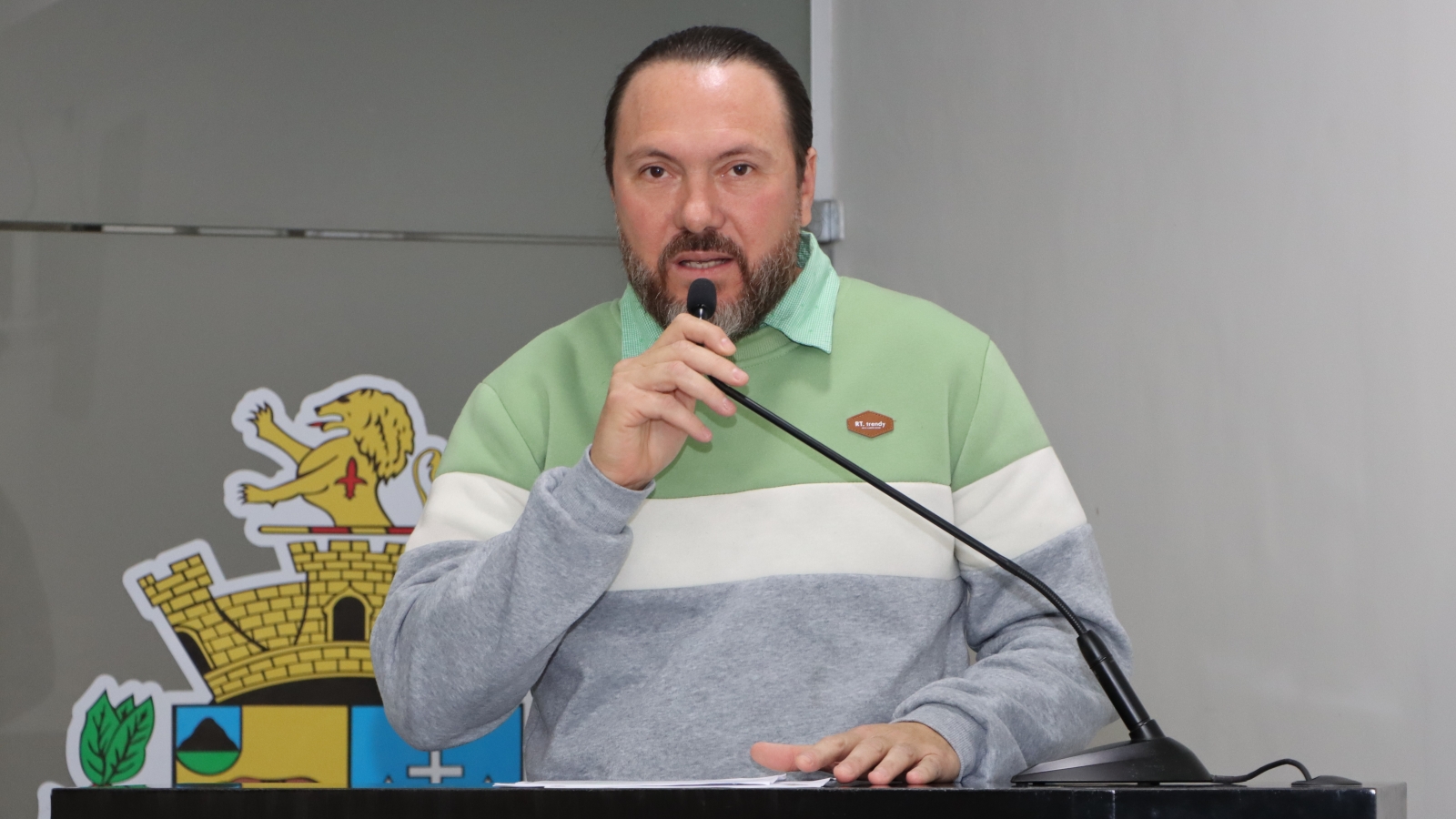 MAURÍCIO COUTO PEDE INFORMAÇÕES SOBRE SEGURANÇA NAS ESCOLAS