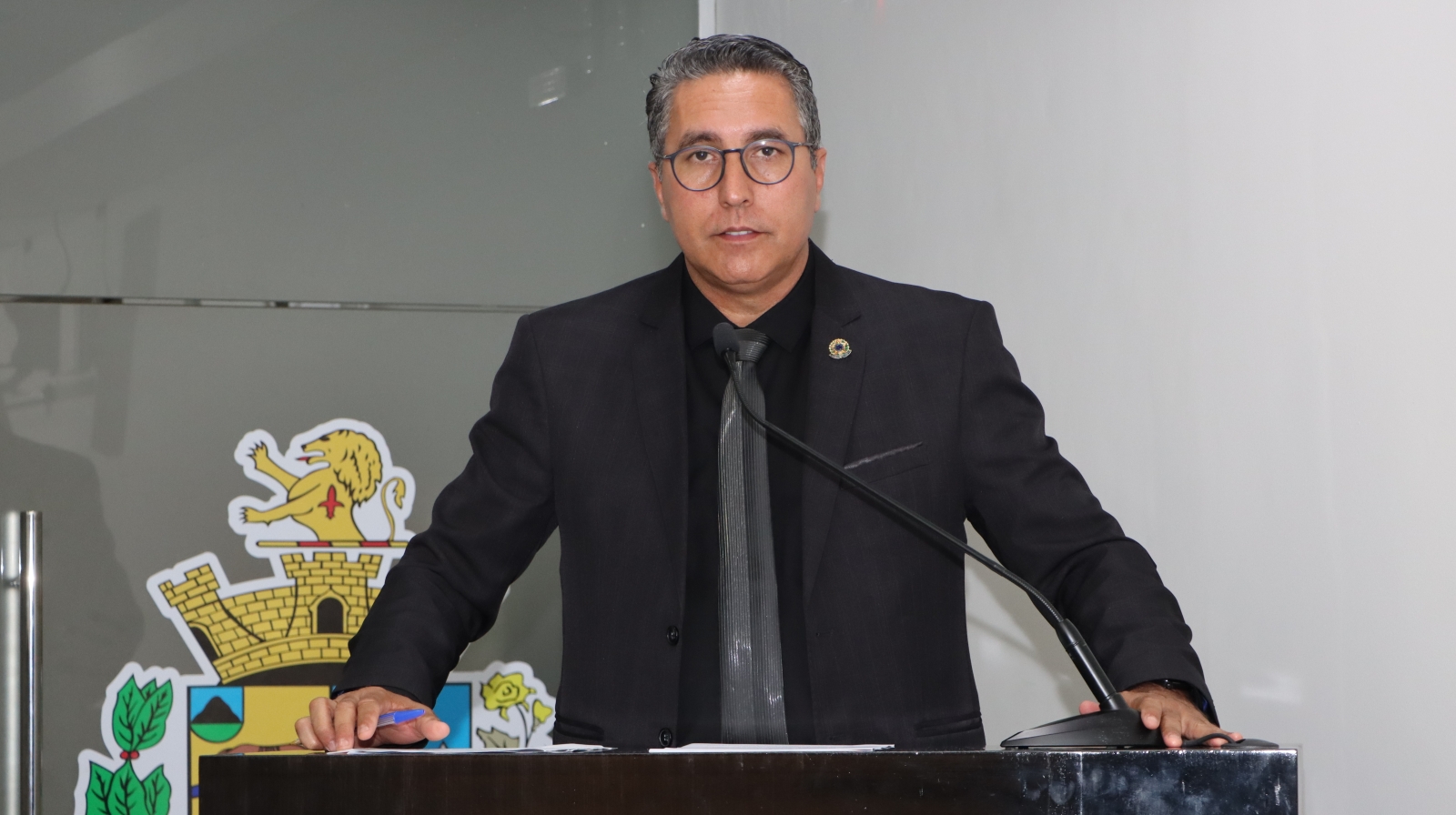 LEANDRO MAGRÃO PROPÕE REPÚDIO AO DECRETO FEDERAL RELACIONADO À POLÍTICA NACIONAL DE EDUCAÇÃO ESPECIAL INCLUSIVA