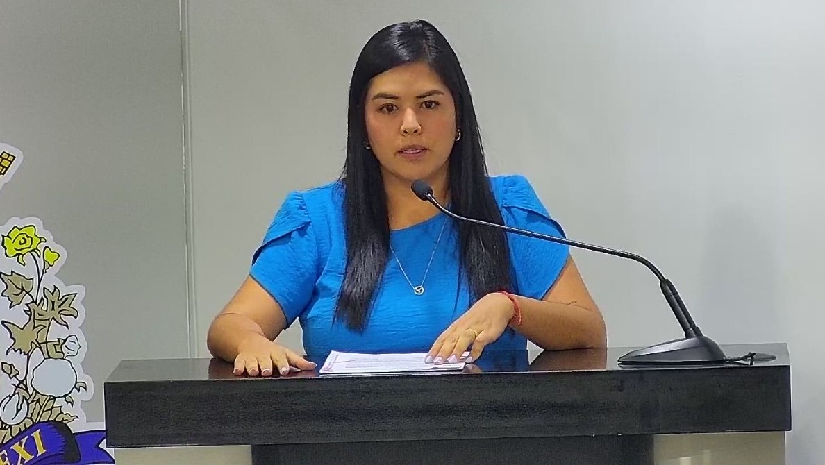 CINTIA YAMAMOTO FAZ COBRANÇAS A RESPEITO DA ESCOLA “ACCÁCIO”