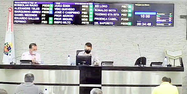 VEREADORES APROVAM TREZE PROJETOS DE LEI