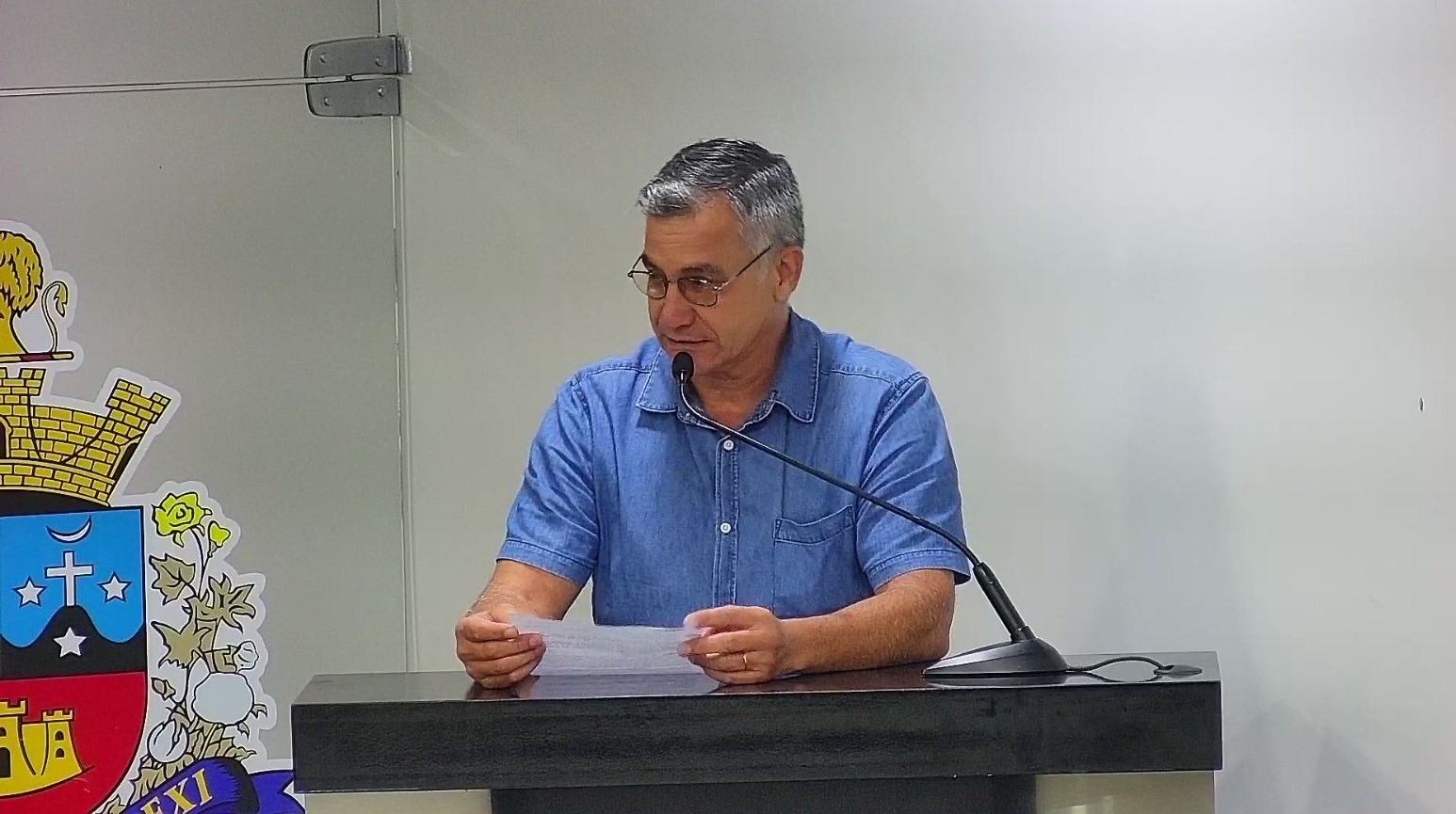 VALDIR DE PROENÇA ENVIA QUESTIONAMENTO AO DEMUT