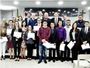 ADMINISTRADORES RECEBEM HOMENAGEM NA CÂMARA