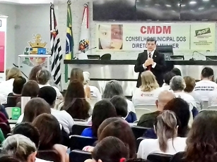 PALESTRAS CONDENAM VIOLÊNCIA CONTRA MULHERES